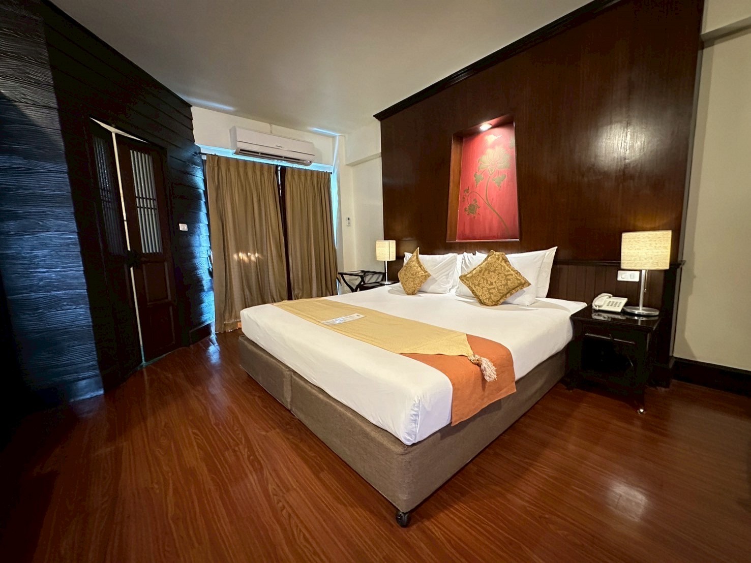 Deluxe Lanna Room