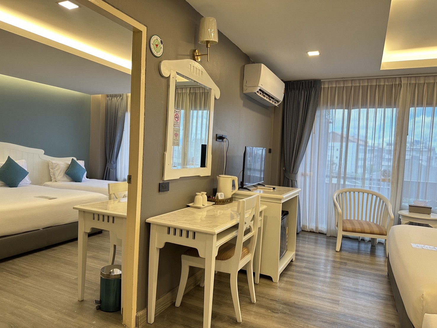 Grand Deluxe Family Connecting Room