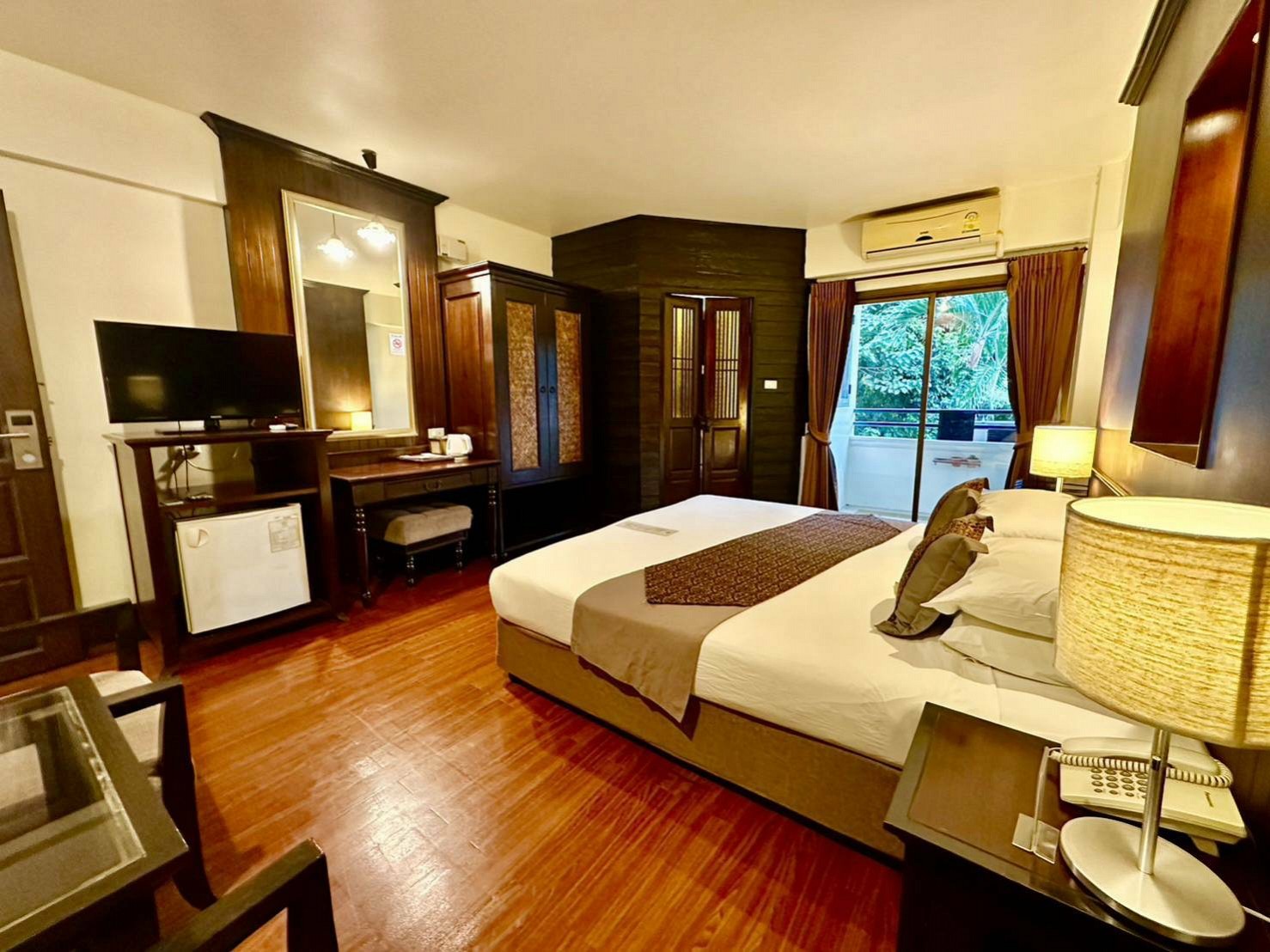 Deluxe Lanna Room