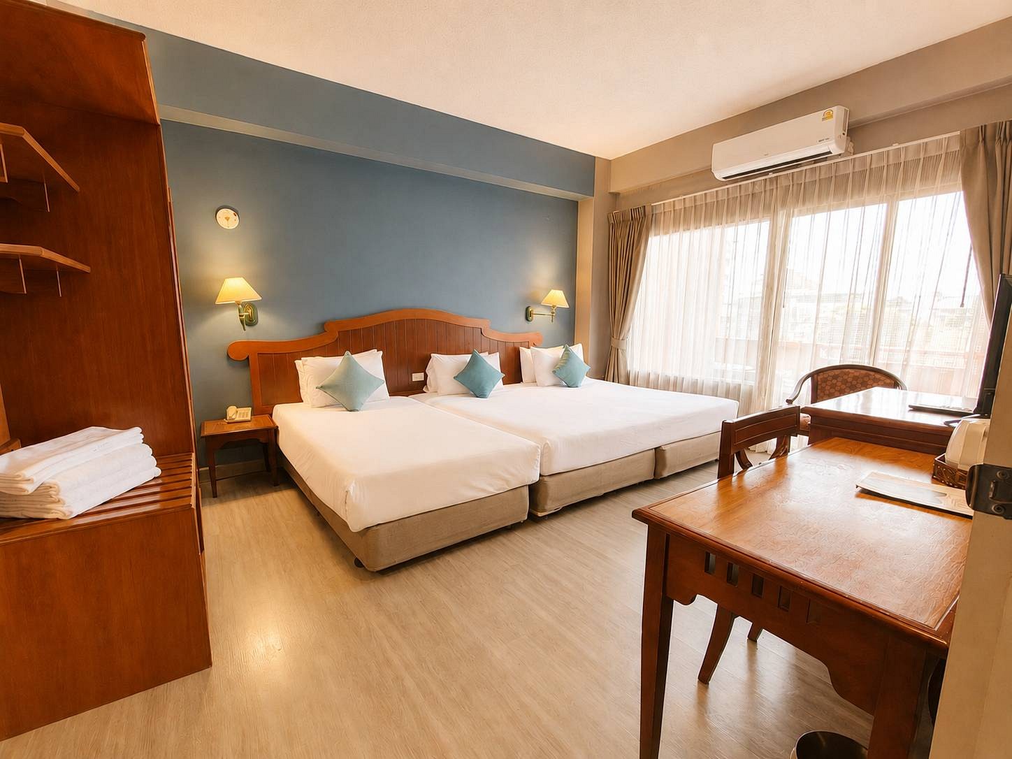 Deluxe Family Connecting Room