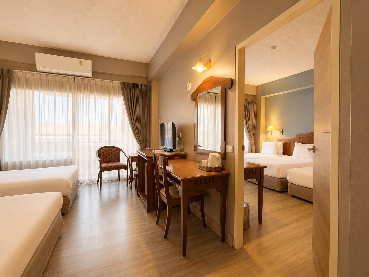Deluxe Family Connecting Room