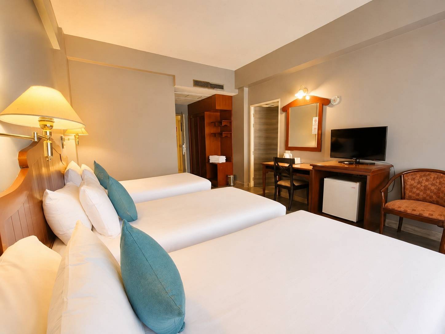 Deluxe Family Connecting Room