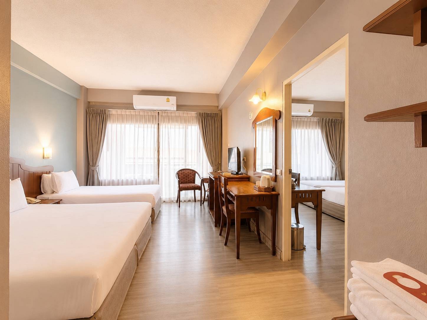 Deluxe Family Connecting Room